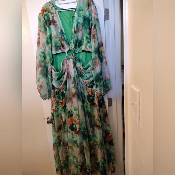 Maxi - Picture 5 of 7